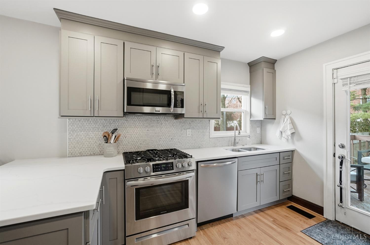 3806 Brotherton Road Cincinnati, OH 45209 - Photo 14 of 38 Gallery Image 14