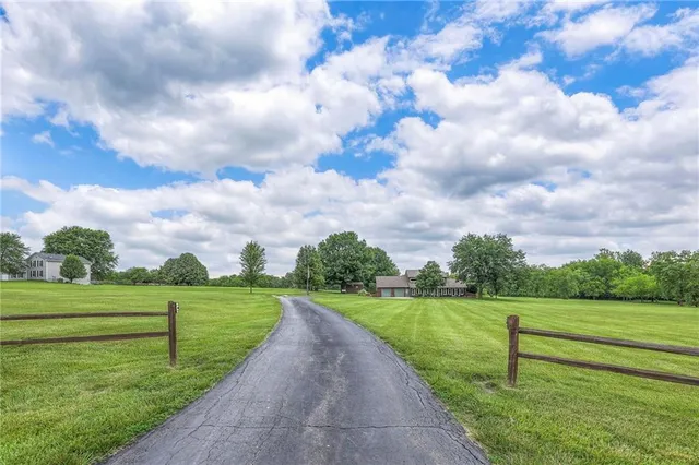 $580,000 | 2000 East 187th Street, Belton, MO 64012