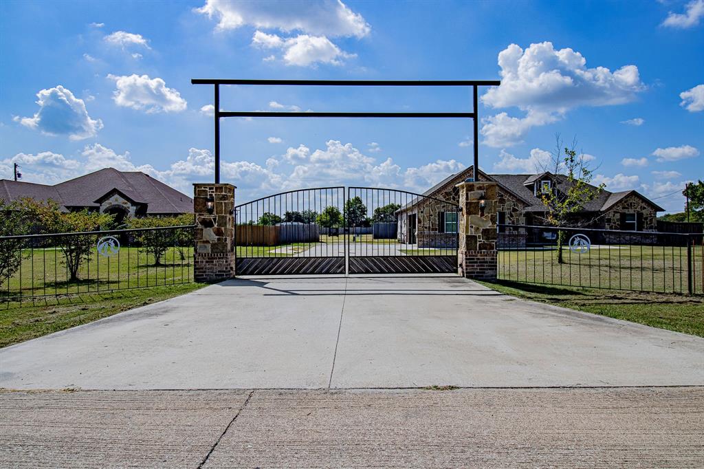 328 Meadow Lane Red Oak, TX 75154 - Photo 24 of 35 View of gate