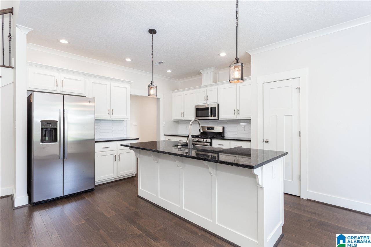 60 Rome Beauty Circle Oxford, AL 36203 - Photo 2 of 40