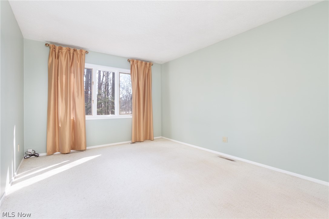 18085 Falling Leaves Road Strongsville, OH 44136 - Photo 22 of 33 Gallery Image 22