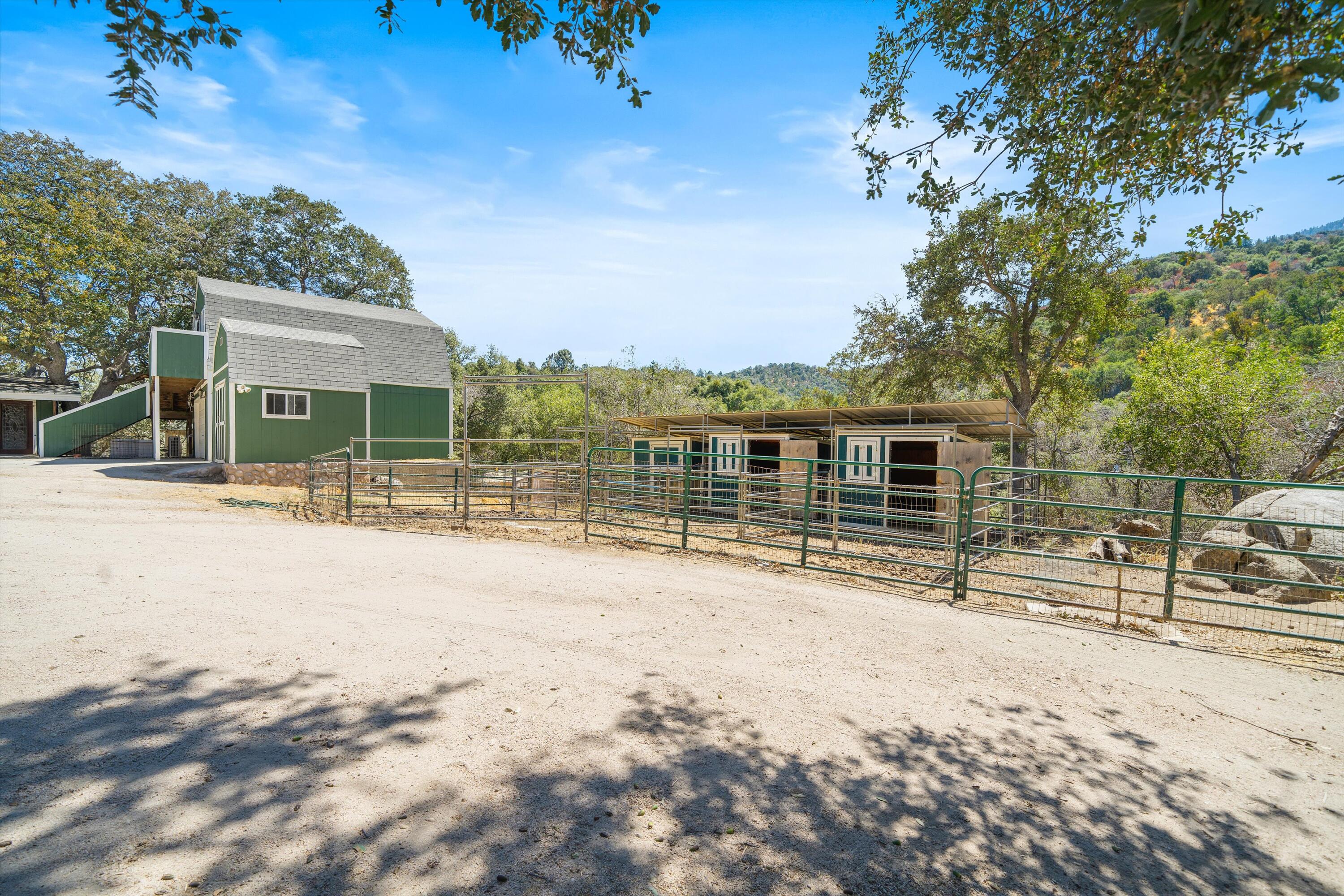 28842 Quail Line Road Keene, CA 93531 - Photo 6 of 46 02-JYP08631