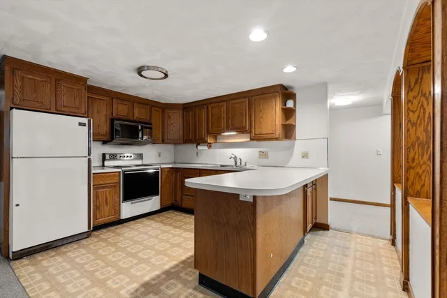 $1,850,000 | 184-186 Linwood Avenue, Newton, MA 02460