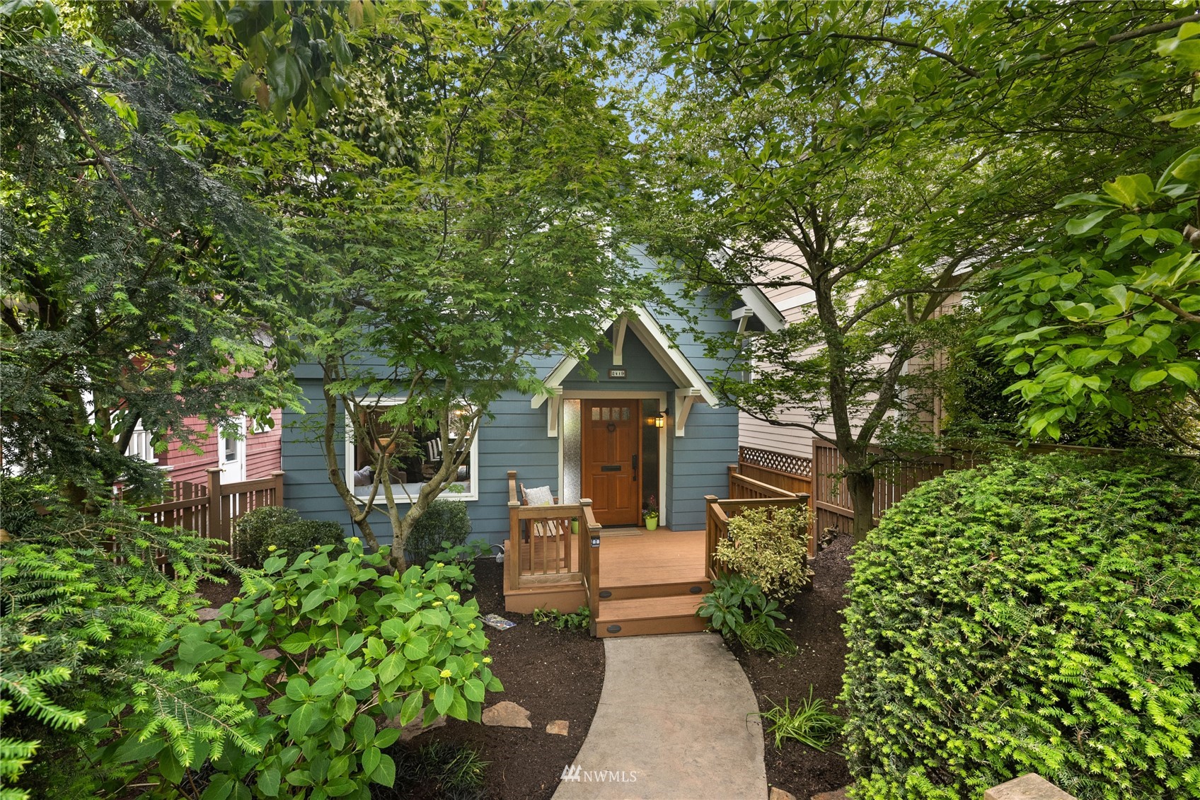 a house view with a outdoor space