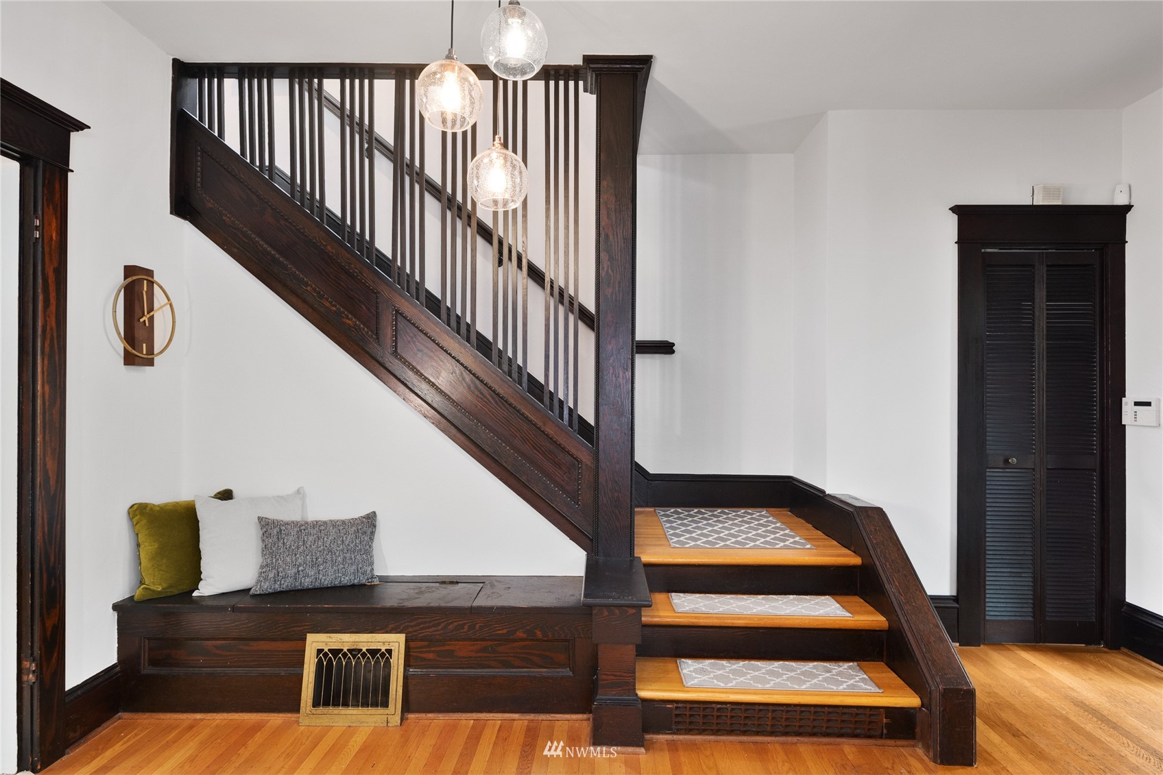 2419 2nd Avenue West Seattle, WA 98119 - Photo 11 of 30 a view of entryway