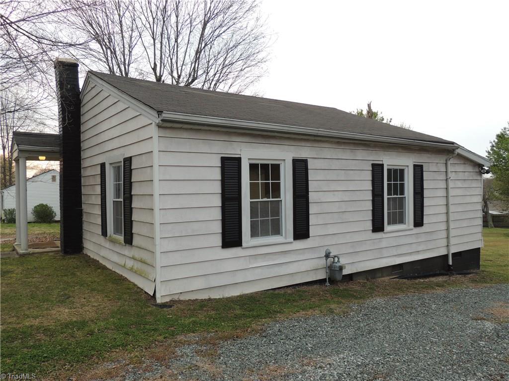 1202 Sharpe Road Burlington, NC 27217 - Photo 4 of 14 Gallery Image 4
