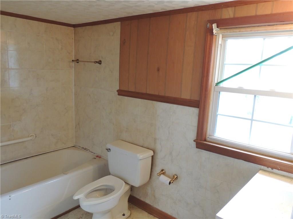 1202 Sharpe Road Burlington, NC 27217 - Photo 7 of 14 Gallery Image 7