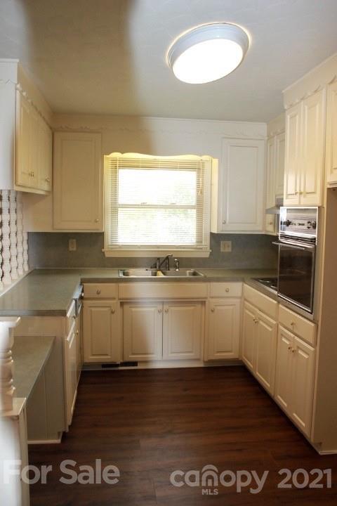 470 Wildlife Access Road Hickory, NC 28601 - Photo 9 of 38 Gallery Image 9
