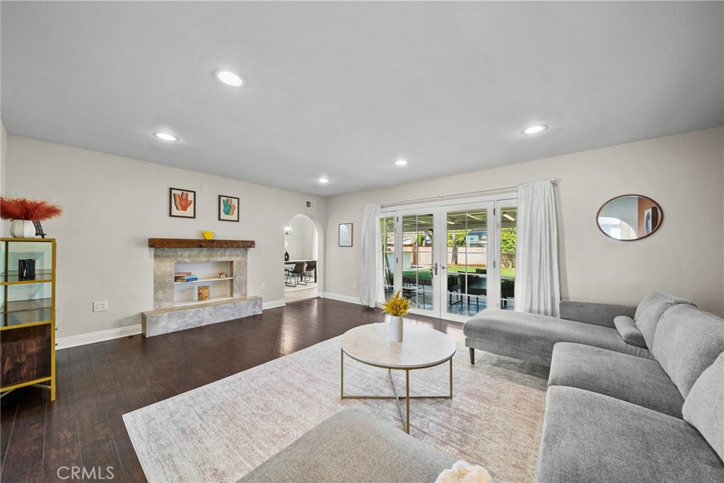8627 Bothwell Road Northridge, CA 91324 - Photo 6 of 39