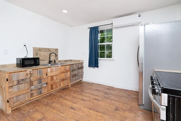 $130,000 | 607 West 6th Street, Brady, TX 76825