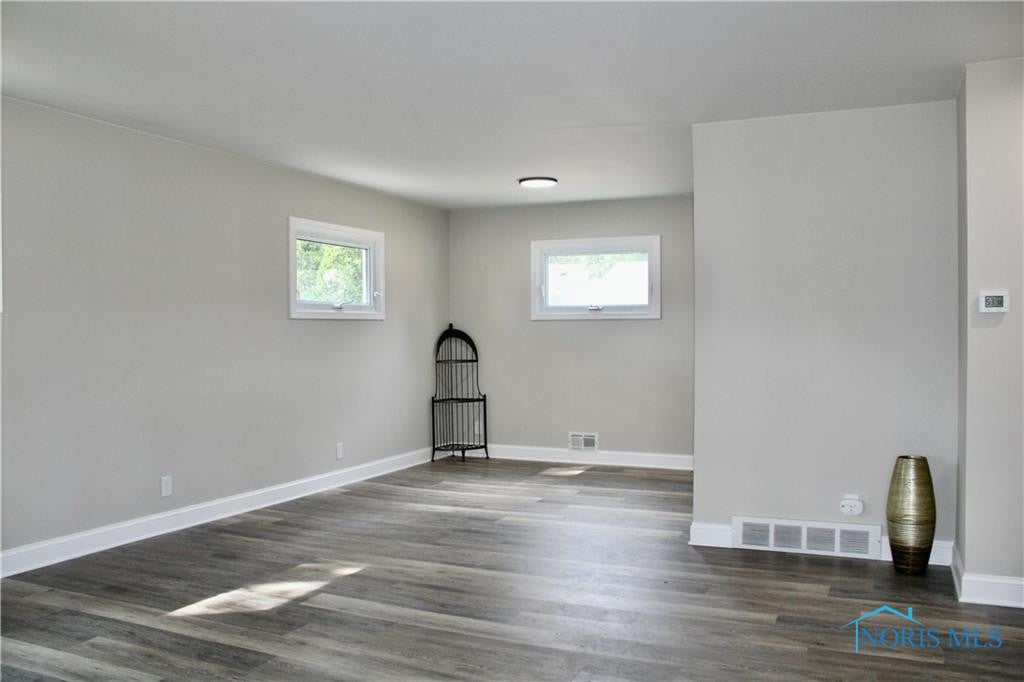 5023 Trimble Road Toledo, OH 43613 - Photo 9 of 38 Gallery Image 9