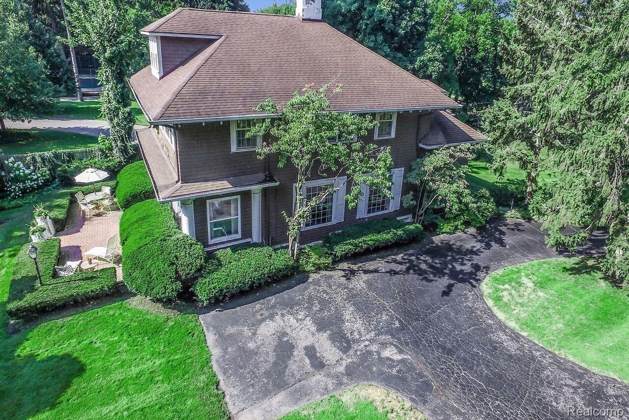 888 Lake Shore Road Grosse Pointe, MI 48236 - Photo 5 of 40 5.jpeg