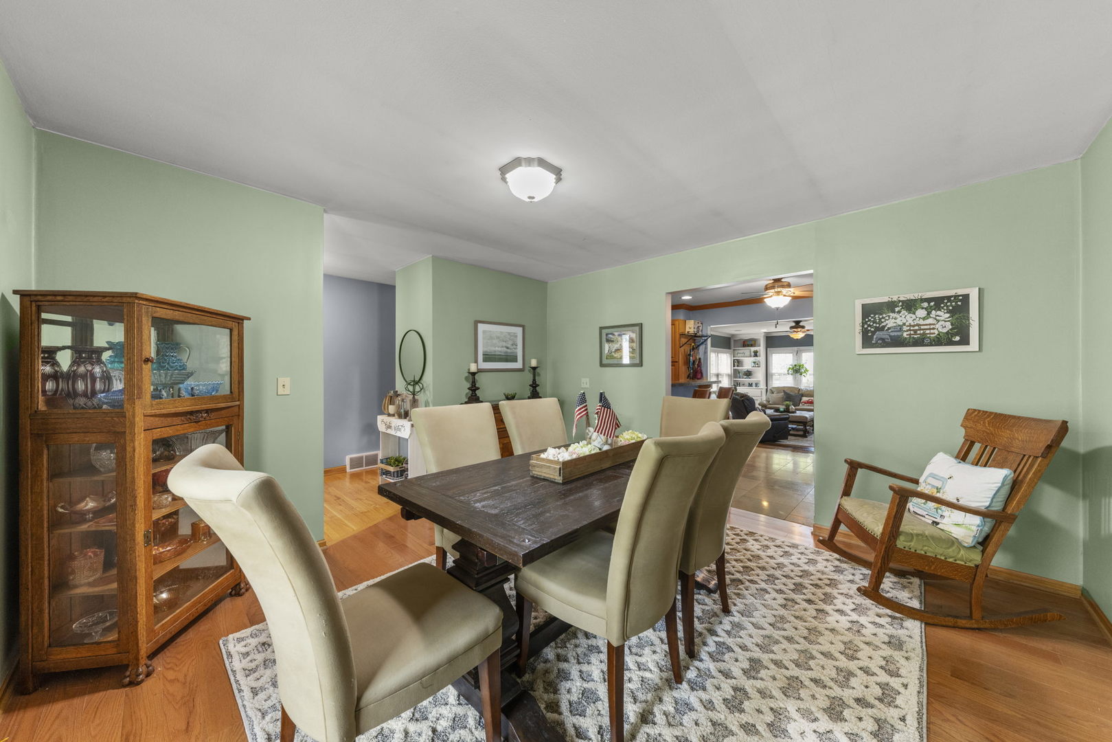 49 Old Post Road Montgomery, IL 60538 - Photo 4 of 31 a view of a dining room with furniture