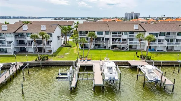 $7,000 | 160 Marina Del Rey Court, Clearwater Beach, FL 33767
