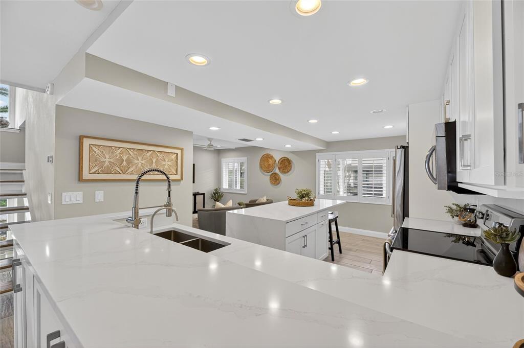 160 Marina Del Rey Court Clearwater Beach, FL 33767 - Photo 15 of 70