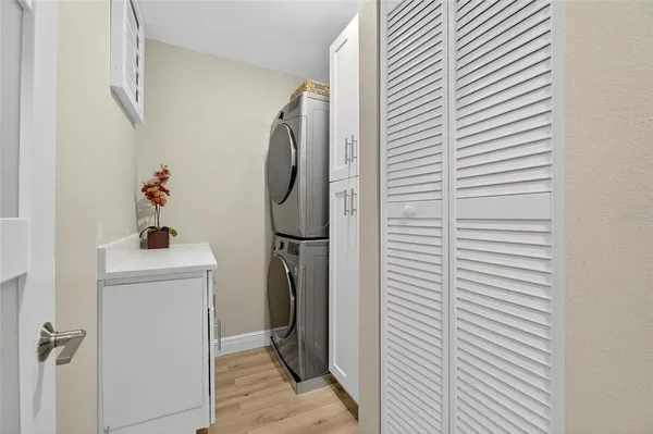 $7,000 | 160 Marina Del Rey Court, Clearwater Beach, FL 33767