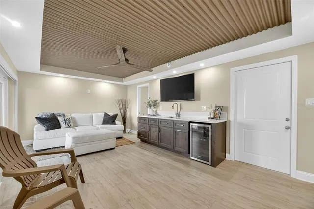 $7,000 | 160 Marina Del Rey Court, Clearwater Beach, FL 33767