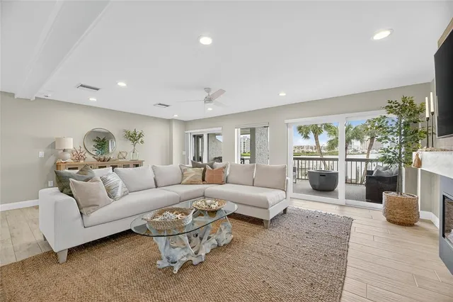 $7,000 | 160 Marina Del Rey Court, Clearwater Beach, FL 33767