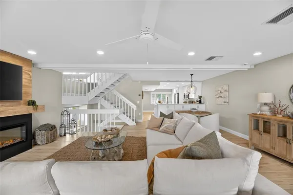 $7,000 | 160 Marina Del Rey Court, Clearwater Beach, FL 33767