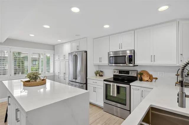 $7,000 | 160 Marina Del Rey Court, Clearwater Beach, FL 33767