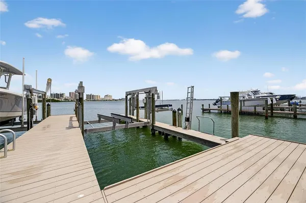 $7,000 | 160 Marina Del Rey Court, Clearwater Beach, FL 33767