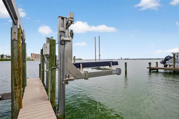 $7,000 | 160 Marina Del Rey Court, Clearwater Beach, FL 33767