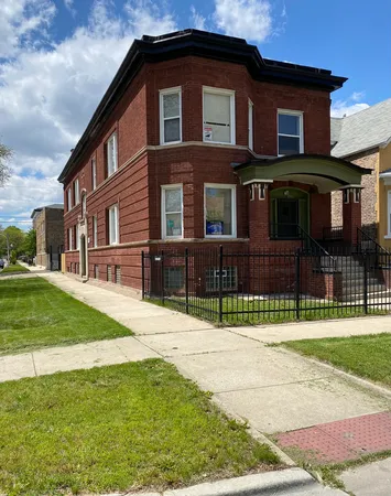 $1,300 | 5658 South Honore Street, Unit 1F, Chicago, IL 60636