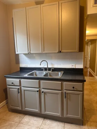 $1,300 | 5658 South Honore Street, Unit 1F, Chicago, IL 60636