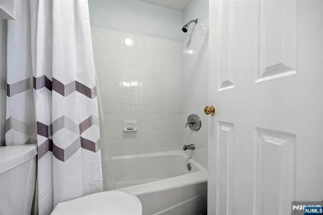 $525,000 | 152 6th Street, Unit 4, Hoboken, NJ 07030