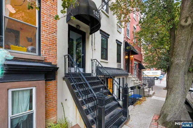 $525,000 | 152 6th Street, Unit 4, Hoboken, NJ 07030
