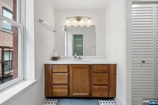 $525,000 | 152 6th Street, Unit 4, Hoboken, NJ 07030