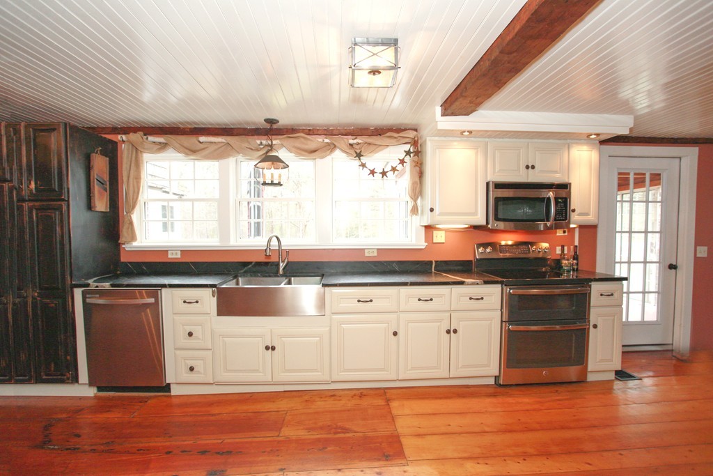 59 Bemis Road Winchendon, MA 01475 - Photo 2 of 30