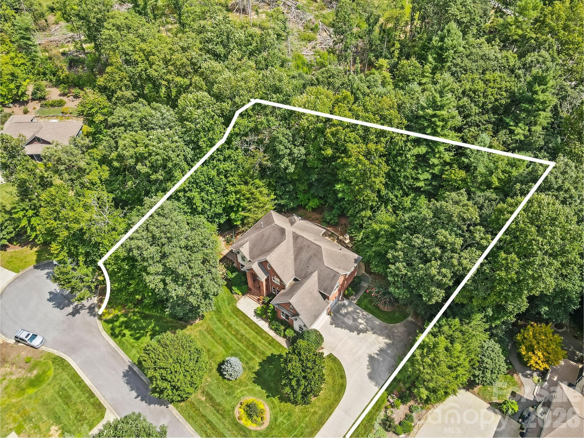 46 Beale Court Fletcher, NC 28732 - Photo 2 of 48
