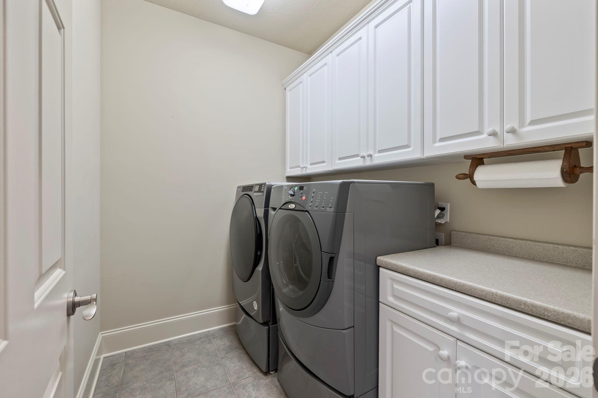 46 Beale Court Fletcher, NC 28732 - Photo 32 of 48 a utility room with dryer and washer