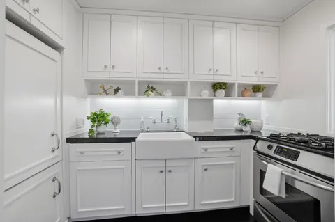 $879,000 | 1160 Clayton Street, Unit 2, San Francisco, CA 94117