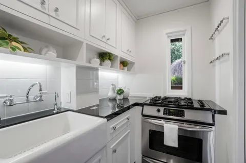 $879,000 | 1160 Clayton Street, Unit 2, San Francisco, CA 94117