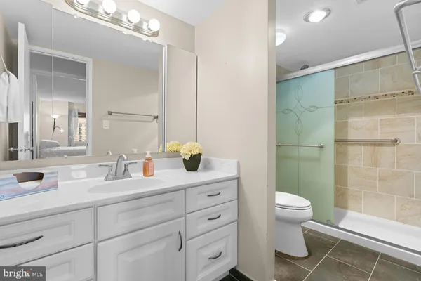 $374,900 | 8340 Greensboro Drive, Unit 623, McLean, VA 22102