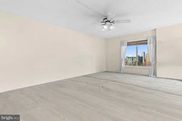 $374,900 | 8340 Greensboro Drive, Unit 623, McLean, VA 22102