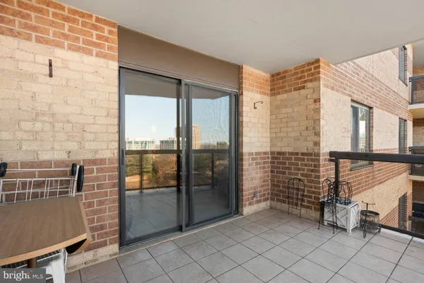 $374,900 | 8340 Greensboro Drive, Unit 623, McLean, VA 22102