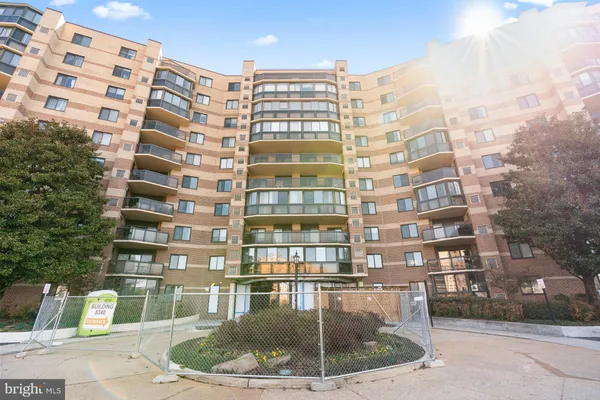 $374,900 | 8340 Greensboro Drive, Unit 623, McLean, VA 22102
