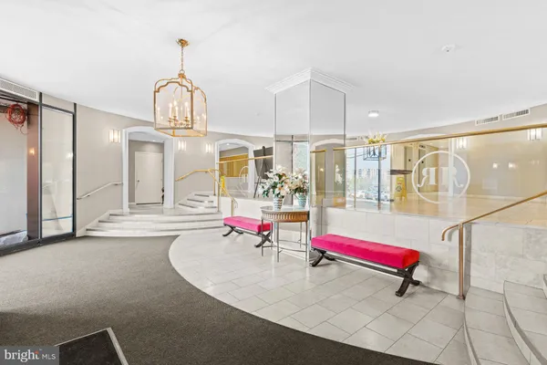 $374,900 | 8340 Greensboro Drive, Unit 623, McLean, VA 22102