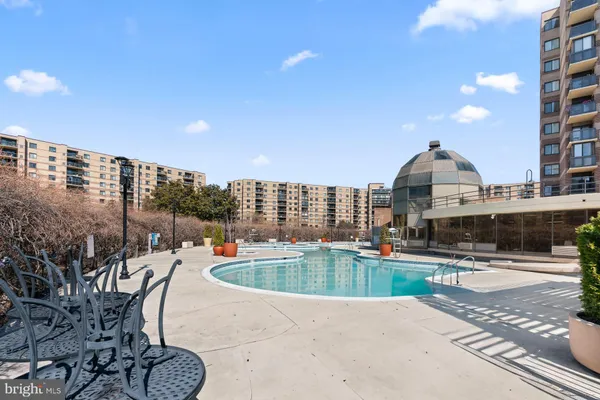 $374,900 | 8340 Greensboro Drive, Unit 623, McLean, VA 22102