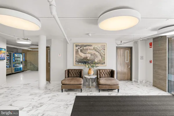 $374,900 | 8340 Greensboro Drive, Unit 623, McLean, VA 22102