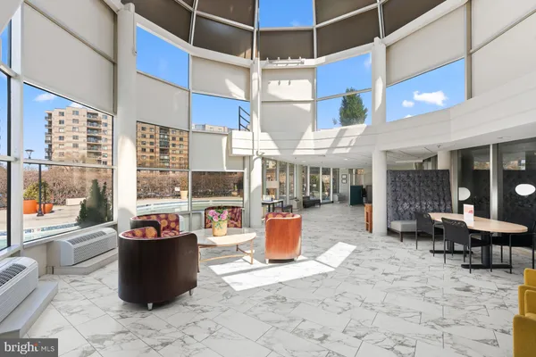 $374,900 | 8340 Greensboro Drive, Unit 623, McLean, VA 22102