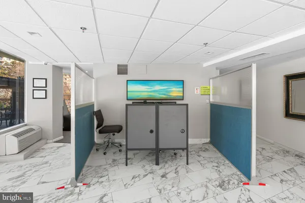 $374,900 | 8340 Greensboro Drive, Unit 623, McLean, VA 22102