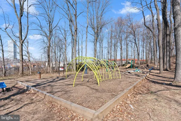 $374,900 | 8340 Greensboro Drive, Unit 623, McLean, VA 22102