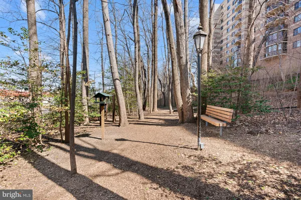 $374,900 | 8340 Greensboro Drive, Unit 623, McLean, VA 22102