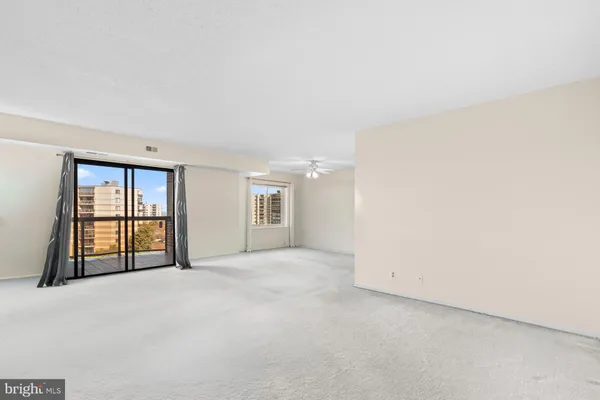 $374,900 | 8340 Greensboro Drive, Unit 623, McLean, VA 22102