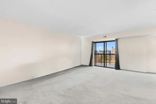 $374,900 | 8340 Greensboro Drive, Unit 623, McLean, VA 22102