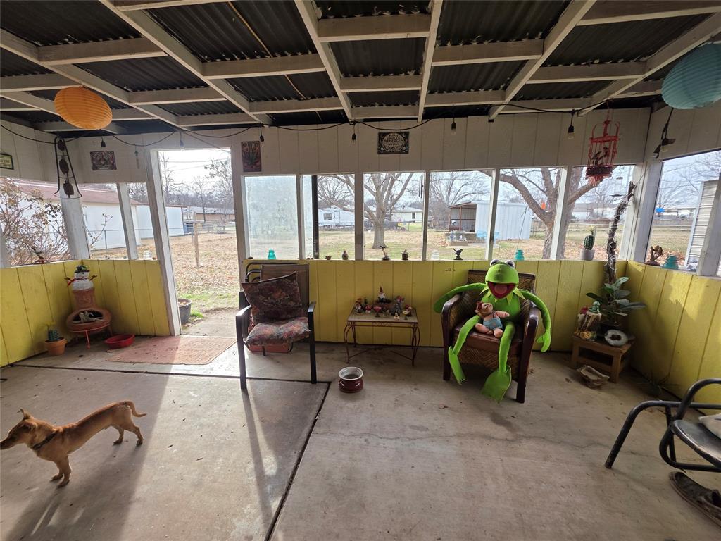 506 Hall Street Graham, TX 76450 - Photo 13 of 28 Screened in patio